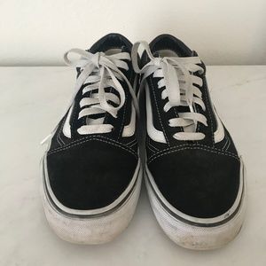 Black/White Vans Old Skool